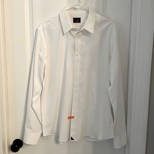 Men’s white button down UNTUCKit shirt
